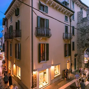 appartamenti-la-grotta.hotelinveneto.com/